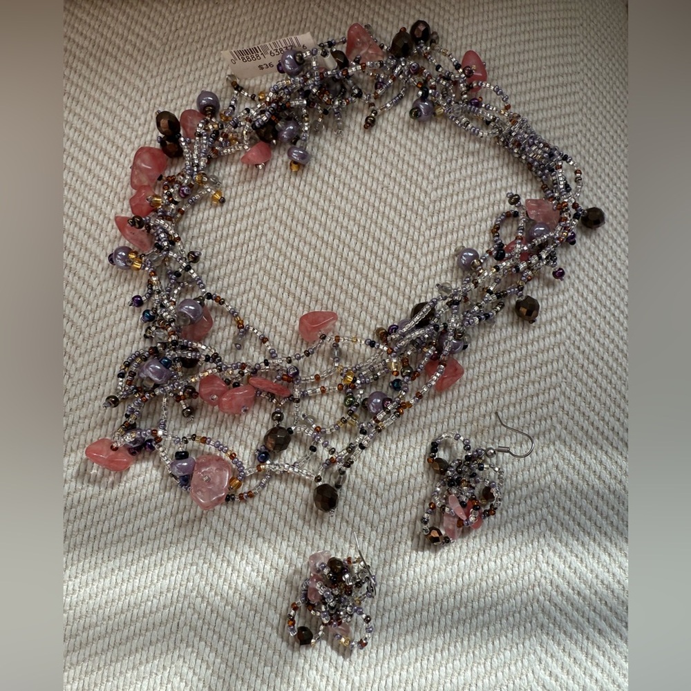Elegant Pink and Purple Beaded Necklace Set with magnetic closure.